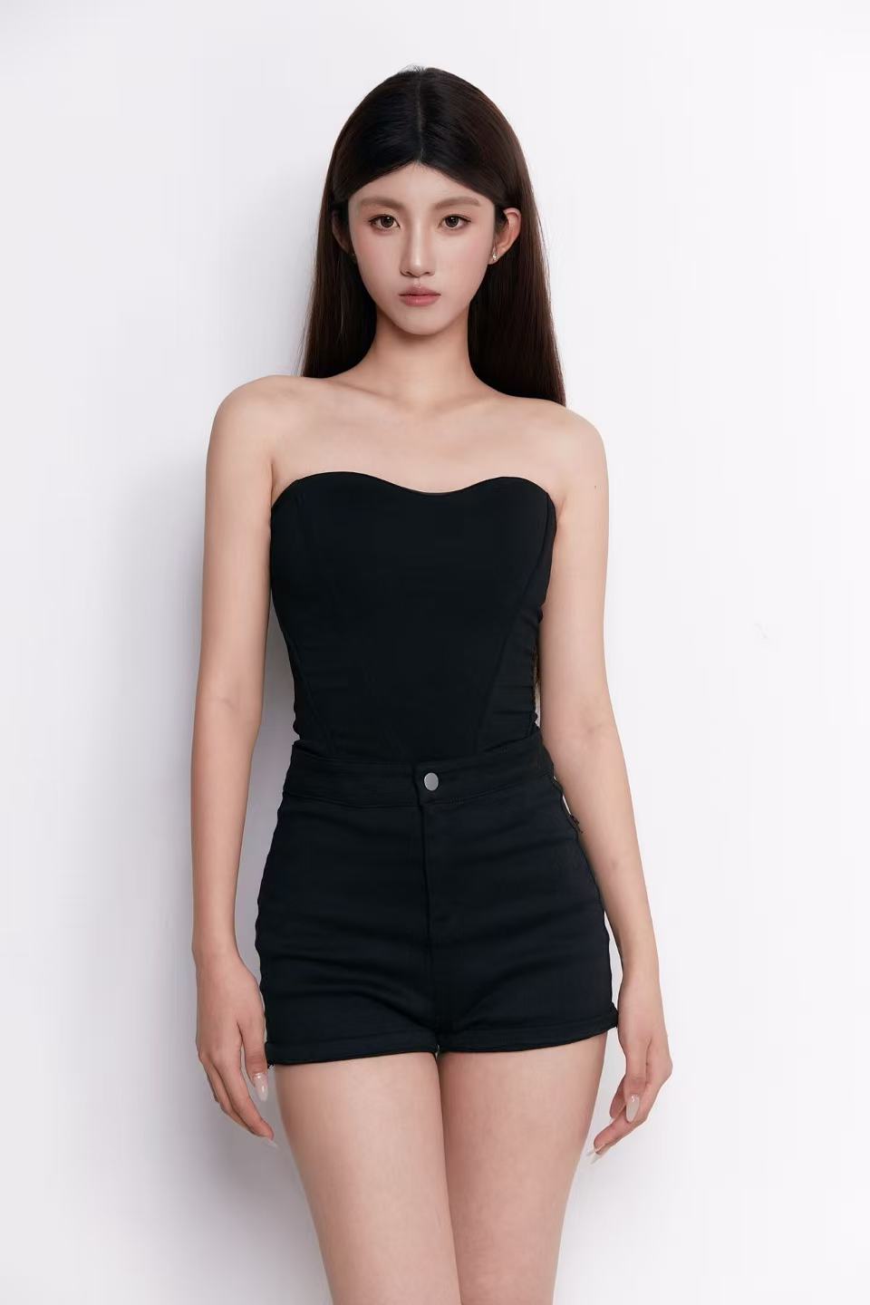 Yujia · Wang