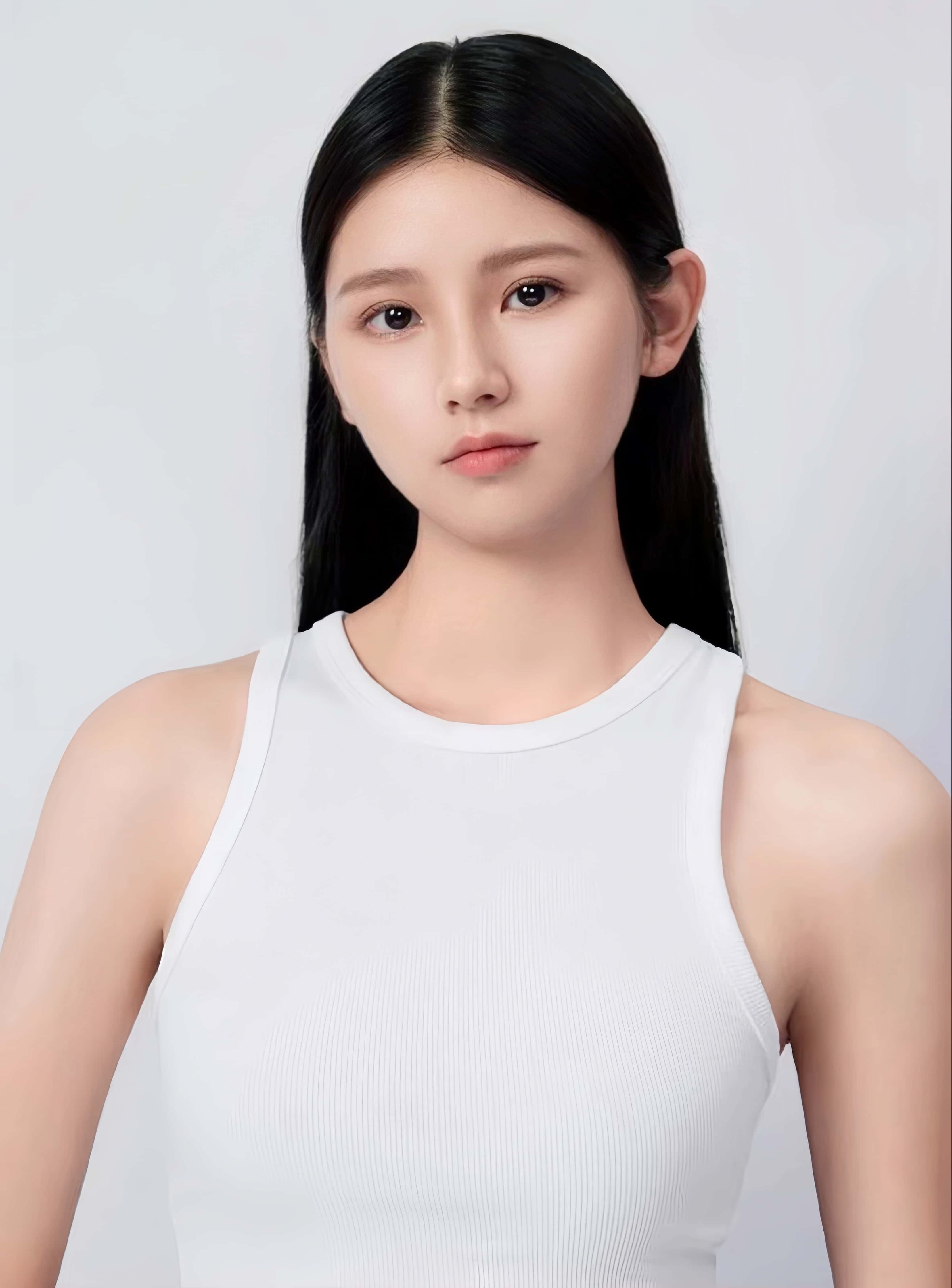 Yuhuan · Liu
